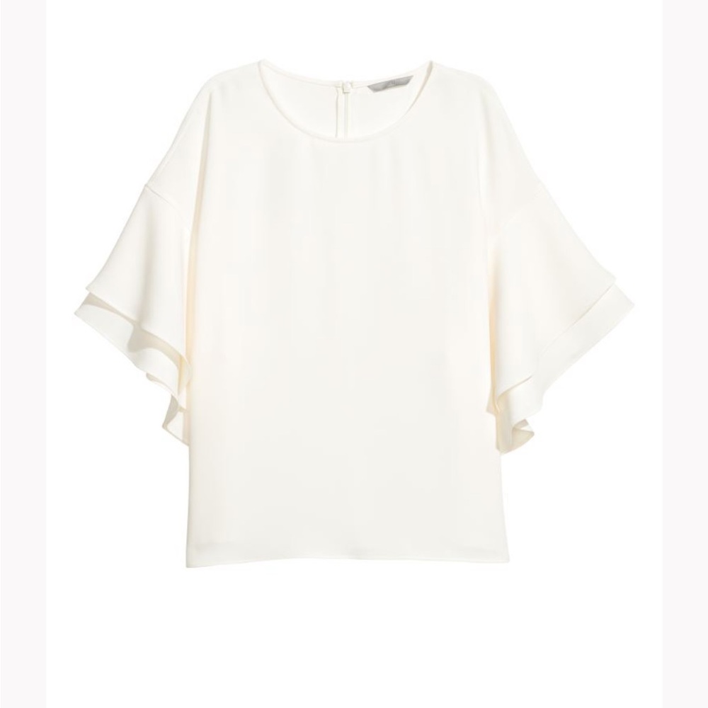 Flounce-sleeved Top Short sleeve
Flutter sleeve
